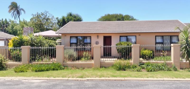 To Let 4 Bedroom Property for Rent in St Dumas Western Cape